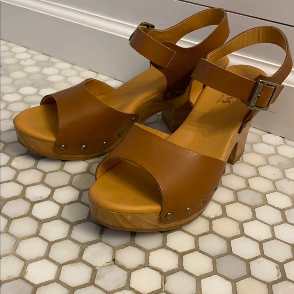 Korks leather sandals